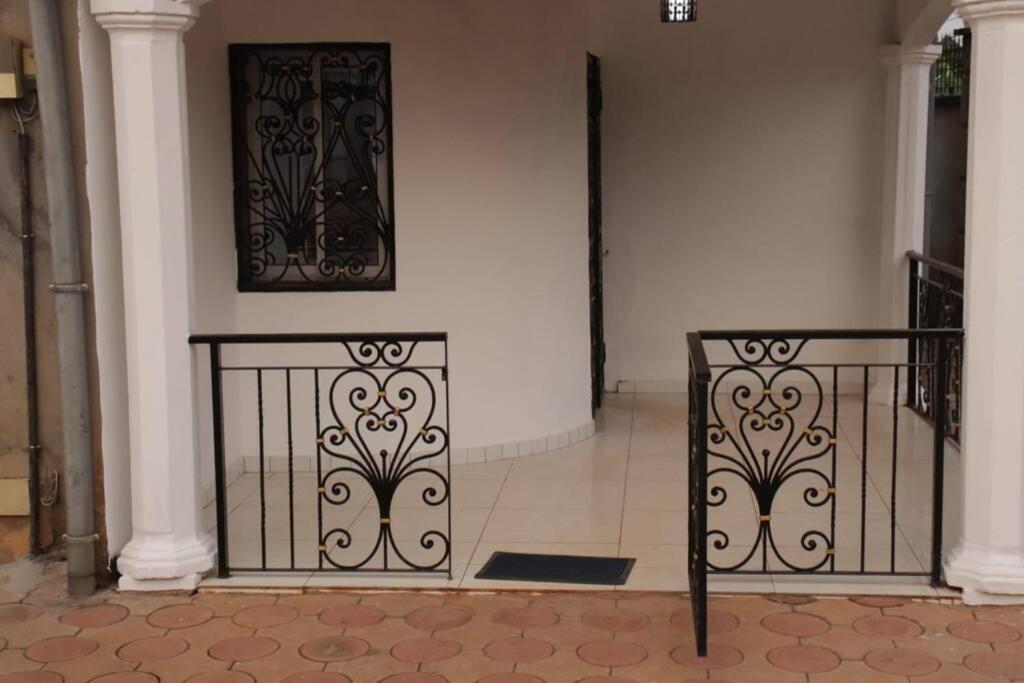 Residence Jeanne A Yaounde Odza Messamengo Exterior foto