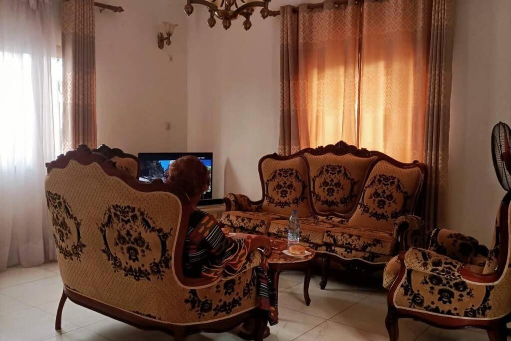 Residence Jeanne A Yaounde Odza Messamengo Exterior foto